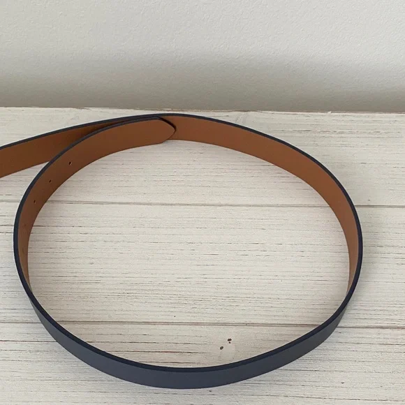 Elegant Navy Blue Belt with Gold Buckle - Picture 4 of 4